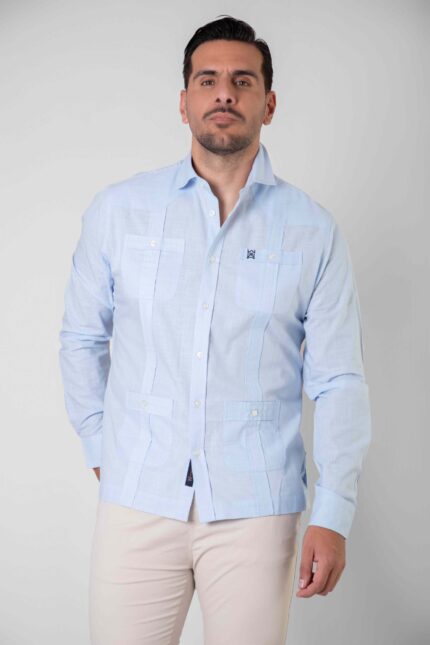 Camisas guayaberas celeste