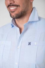 CAMISA GUAYABERA CELESTE - Imagen 2