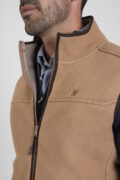 CHALECO POLAR VIVOS DE ANTE CAMEL - Imagen 4
